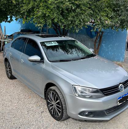 VOLKSWAGEN JETTA 2.0 TSI HIGHLINE 211CV GASOLINA 4P TIPTRONIC VOLKSWAGEN JETTA 2.0 TSI HIGHLINE 211CV GASOLINA 4P TIPTRONIC